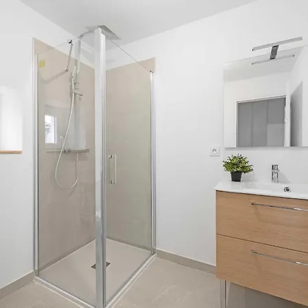 Apartment Le Tropical : T2 Renove Ambiance Cosy Et Coloree